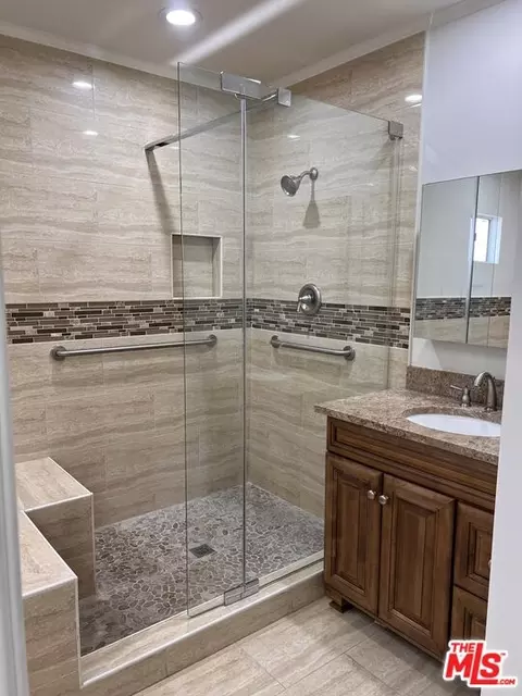 Bath - 2327 N Slater Ave, Compton, CA 90222 photo 3 of 5