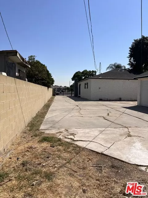 Exterior - 2327 N Slater Ave, Compton, CA 90222 photo 2 of 2