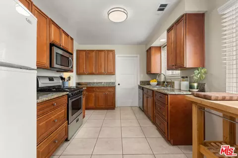 6344 Colbath Ave, Van Nuys, CA 91401 photo 6