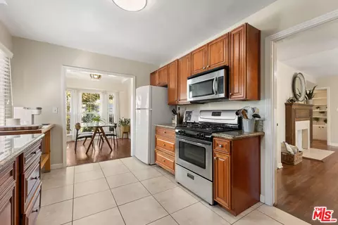 6344 Colbath Ave, Van Nuys, CA 91401 photo 7
