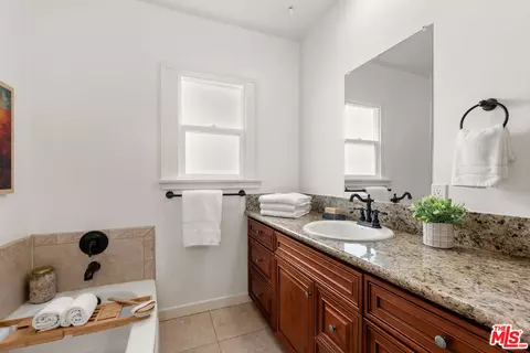 6344 Colbath Ave, Van Nuys, CA 91401 photo 12