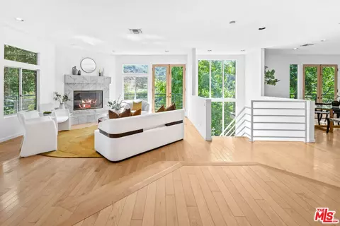 3626 Camino De La Cumbre, Sherman Oaks, CA 91423