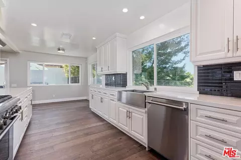 4340 Cezanne Ave, Woodland Hills, CA 91364