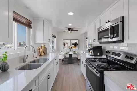 Kitchen - 335 Cedar Ave #415, Long Beach, CA 90802 photo 1 of 3