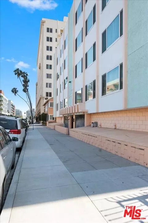 Exterior - 335 Cedar Ave #415, Long Beach, CA 90802 photo 2 of 4