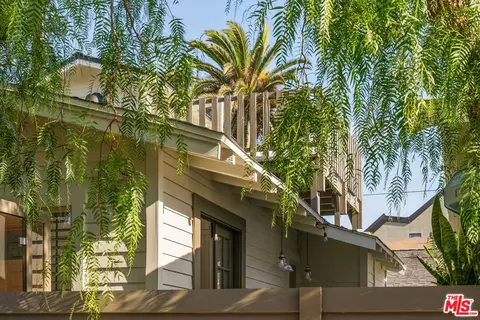 2329 Ocean Ave, Venice, CA 90291