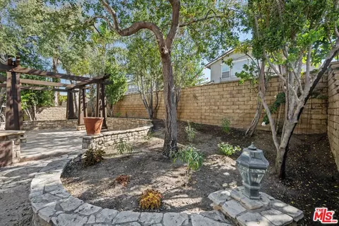 Exterior - 366 Spring Park Rd, Camarillo, CA 93012 photo 4 of 5