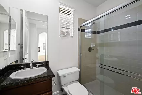Bath - 366 Spring Park Rd, Camarillo, CA 93012 photo 1 of 2