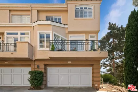 7120 Calabria Ct #F, San Diego, CA 92122