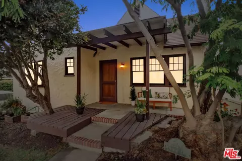2529 Devonshire Ln, Altadena, CA 91001 photo 2