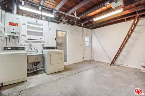 2529 Devonshire Ln, Altadena, CA 91001 photo 21