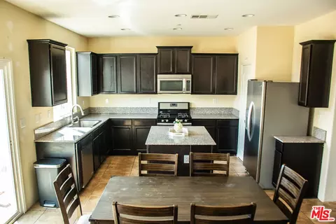 Kitchen - 15031 Hemlock, Victorville, CA 92394 photo 3 of 3
