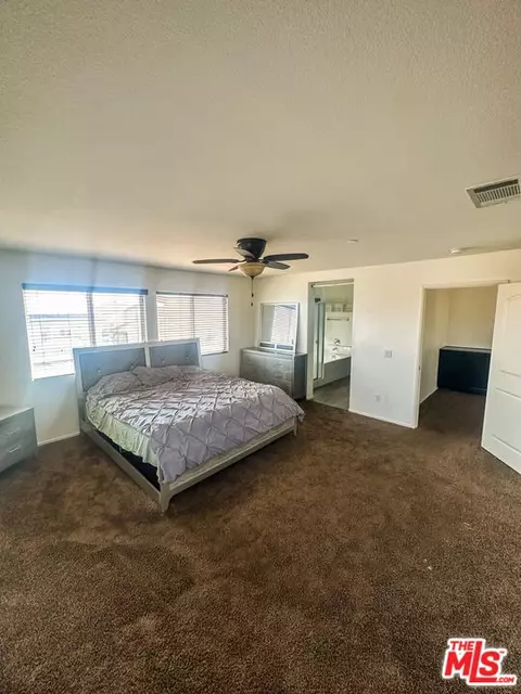Bedroom - 15031 Hemlock, Victorville, CA 92394 photo 4 of 8