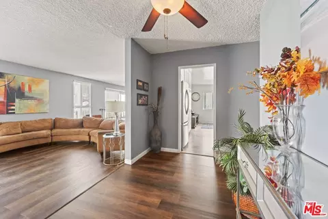 6124 Buckingham Pkwy #308, Culver City, CA 90230