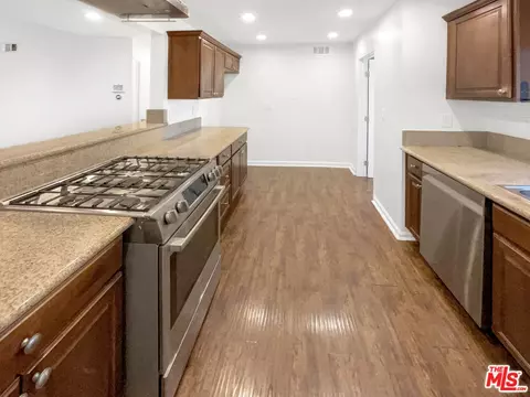 17530 Devonshire St, Northridge, CA 91325 photo 8