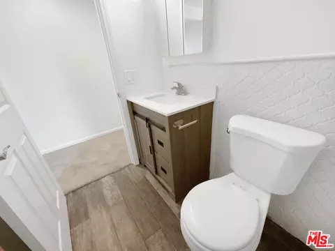 17530 Devonshire St, Northridge, CA 91325 photo 26