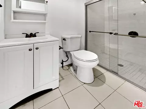 17530 Devonshire St, Northridge, CA 91325 photo 33