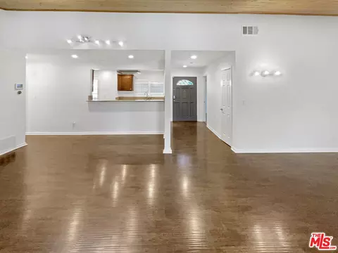 17530 Devonshire St, Northridge, CA 91325 photo 15
