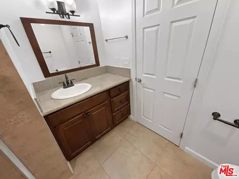 17530 Devonshire St, Northridge, CA 91325 photo 13