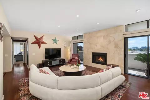 950 Hancock Ave #203, West Hollywood, CA 90069