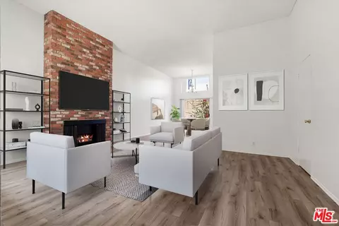 2452 Chelsea Pl #L, Santa Monica, CA 90404