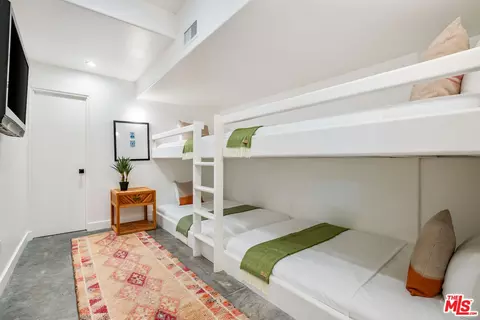 Bedroom - 644 Brooks Ave, Venice, CA 90291 photo 9 of 10