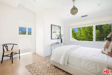 Bedroom - 644 Brooks Ave, Venice, CA 90291 photo 6 of 10