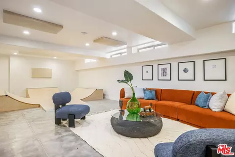 Other - 644 Brooks Ave, Venice, CA 90291 photo 2 of 15