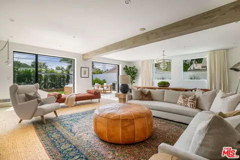 Living - 644 Brooks Ave, Venice, CA 90291 photo 1 of 7