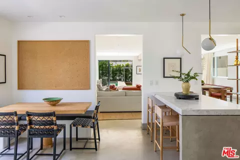 Dining - 644 Brooks Ave, Venice, CA 90291 photo 3 of 4