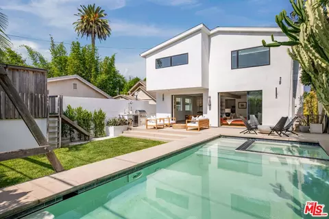 Other - 644 Brooks Ave, Venice, CA 90291 photo 1 of 15