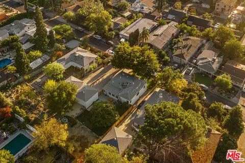 View/Area - 10638 Samoa Ave, Tujunga, CA 91042 photo 2 of 2