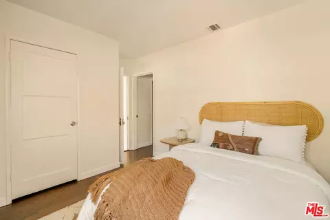 Bedroom - 10638 Samoa Ave, Tujunga, CA 91042 photo 6 of 6