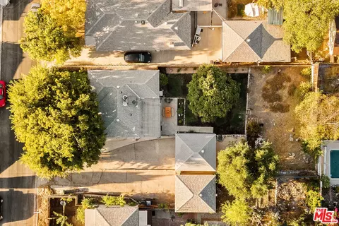 View/Area - 10638 Samoa Ave, Tujunga, CA 91042 photo 1 of 2