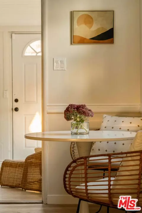 Entry Way - 10638 Samoa Ave, Tujunga, CA 91042 photo 2 of 2