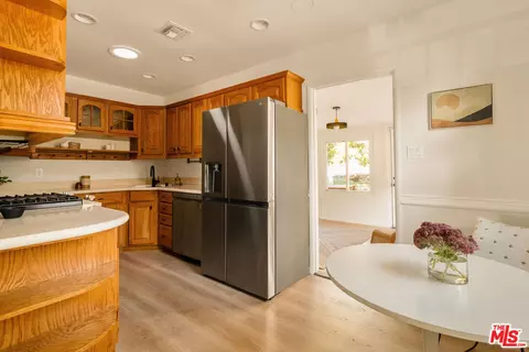 Kitchen - 10638 Samoa Ave, Tujunga, CA 91042 photo 1 of 2