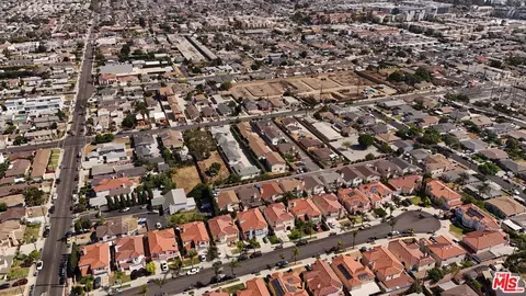 View/Area - 334 E 220th St, Carson, CA 90745 photo 8 of 16