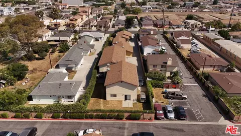 View/Area - 334 E 220th St, Carson, CA 90745 photo 10 of 16