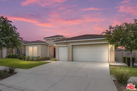 10001 Vale Royale Dr, Bakersfield, CA 93306