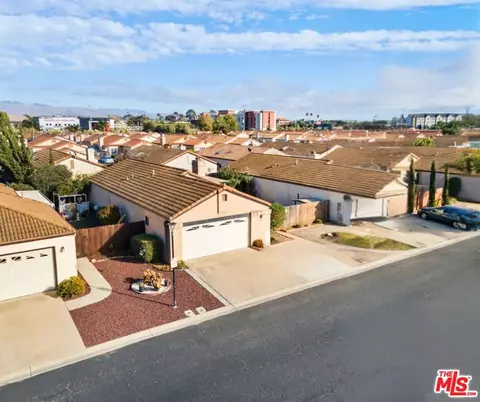 2214 Almond Ln, Santa Maria, CA 93458
