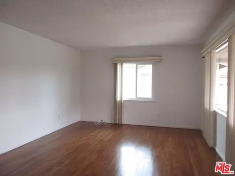 Living - 719 E 154th St, Compton, CA 90220 photo 1 of 3