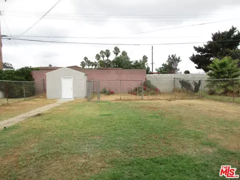 Exterior - 719 E 154th St, Compton, CA 90220 photo 5 of 7