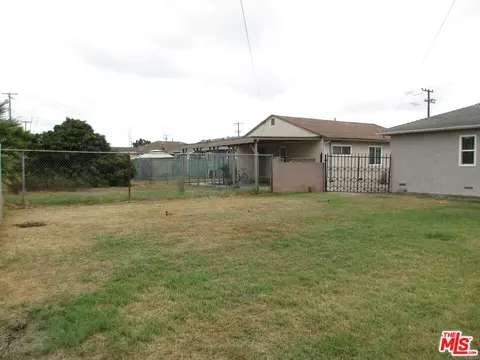 Exterior - 719 E 154th St, Compton, CA 90220 photo 6 of 7