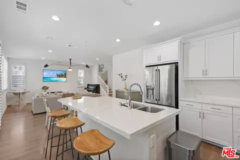 23201 W Canterbury Way, West Hills, CA 91307
