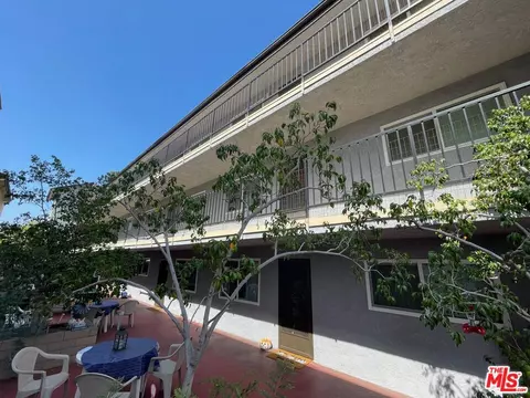 536 E Cypress Ave, Burbank, CA 91501 photo 3