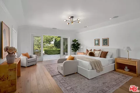 Bedroom - 3428 Wrightview Dr, Studio City, CA 91604 photo 2 of 6