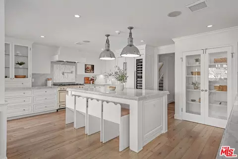 Kitchen - 3428 Wrightview Dr, Studio City, CA 91604 photo 3 of 6