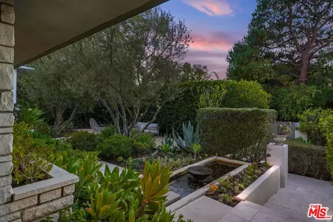 Exterior - 3428 Wrightview Dr, Studio City, CA 91604 photo 9 of 18