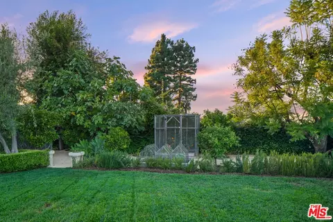 Exterior - 3428 Wrightview Dr, Studio City, CA 91604 photo 5 of 18