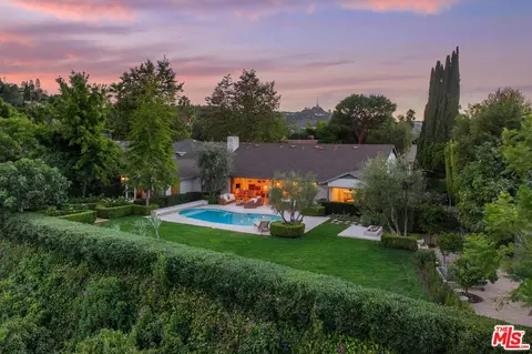 Exterior - 3428 Wrightview Dr, Studio City, CA 91604 photo 18 of 18